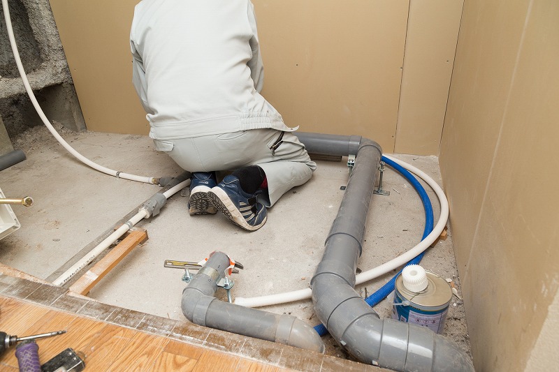 給排水工事　作業風景